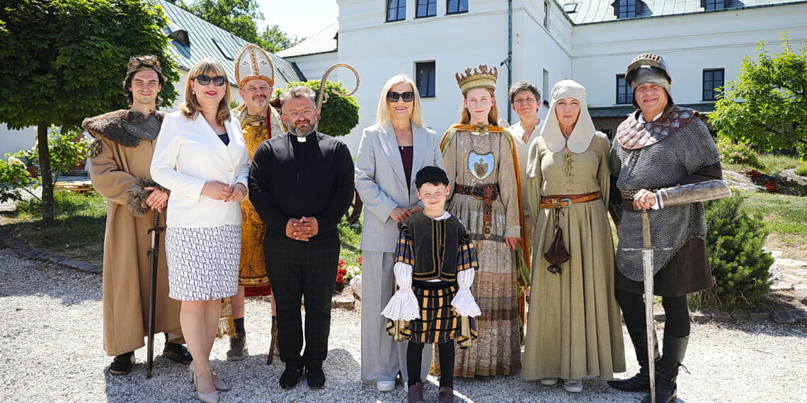 Jagiellonowie ożyją na Karczówce