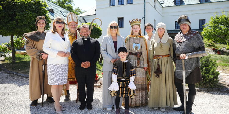 Jagiellonowie ożyją na Karczówce