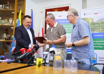 29.06.2026. Kielce. Podpisanie umowy na budowę kanalizacji na ulicach Podklasztornej i Bernardyńskiej / Fot. Wiktor Taszłow - Radio Kielce