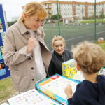 01.06.2026. Kielce. Szkoła Podstawowa nr 33. Zajęcia w ramach projektu „SOS - Senior - Ogród - Szkoła” / Fot. Wiktor Taszłow - Radio Kielce