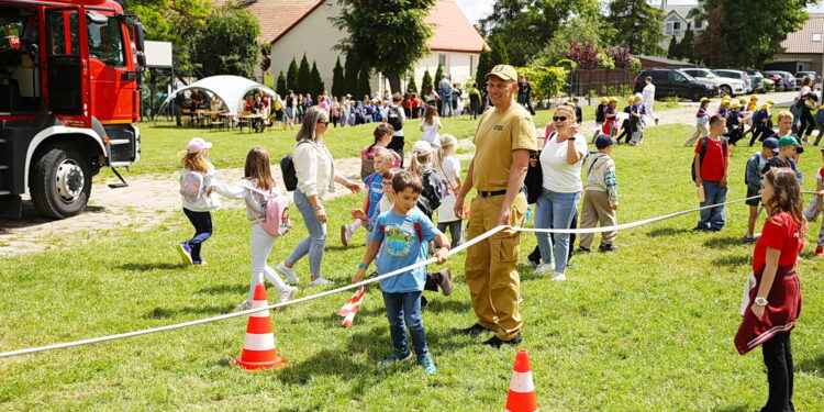 12.06.2026. Kielce. Szkoła Podstawowa nr 9. Festyn edukacyjno-prewencyjny pod hasłem „Bezpieczne wakacje” / Fot. Wiktor Taszłow - Radio Kielce