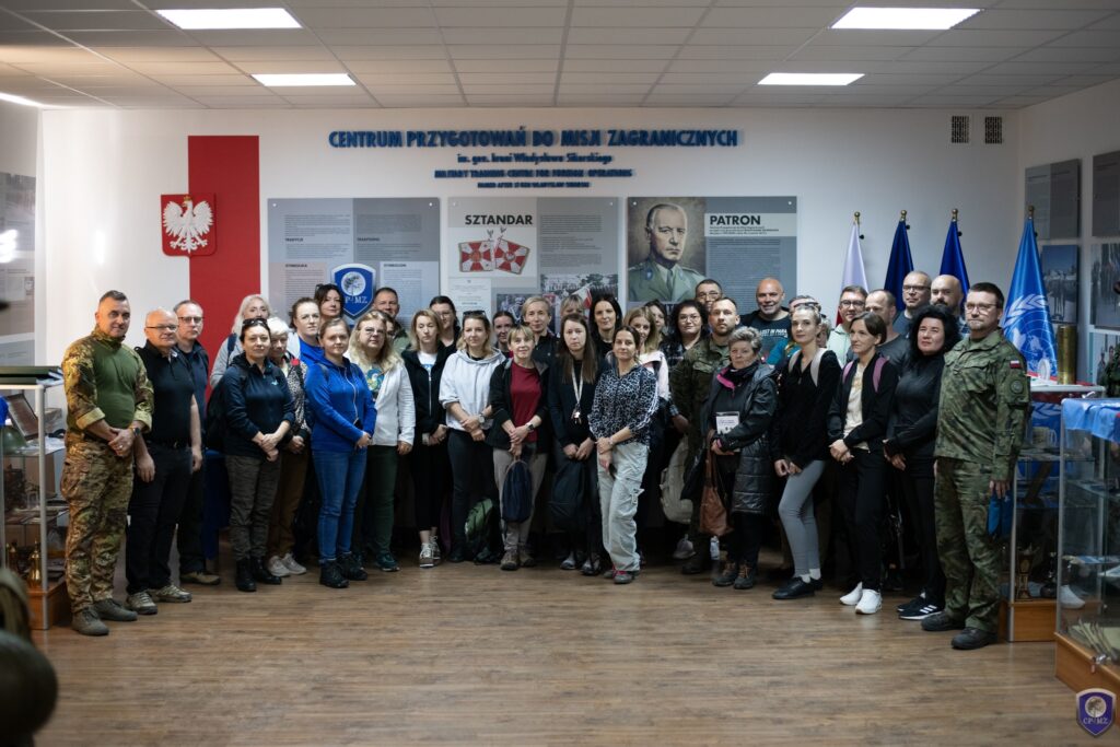 Pracownicy gminy Chęciny na wojskowym szkoleniu - Radio Kielce Pracownicy gminy Chęciny na wojskowym szkoleniu - Radio Kielce