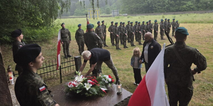 Mimo deszczu uczcili pamięć bohaterów