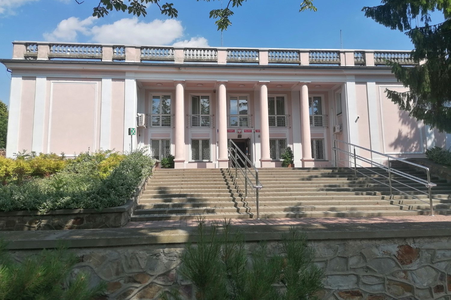 Urzędnicy chcą wygrać z wilgocią