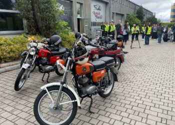 11.06.2026. Sandomierz. Motocykliści pokonują trasę prawie 600 kilometrów, by wesprzeć budowę hospicjum dla dzieci w Skowierzynie / Fot. Grażyna Szlęzak-Wójcik – Radio Kielce