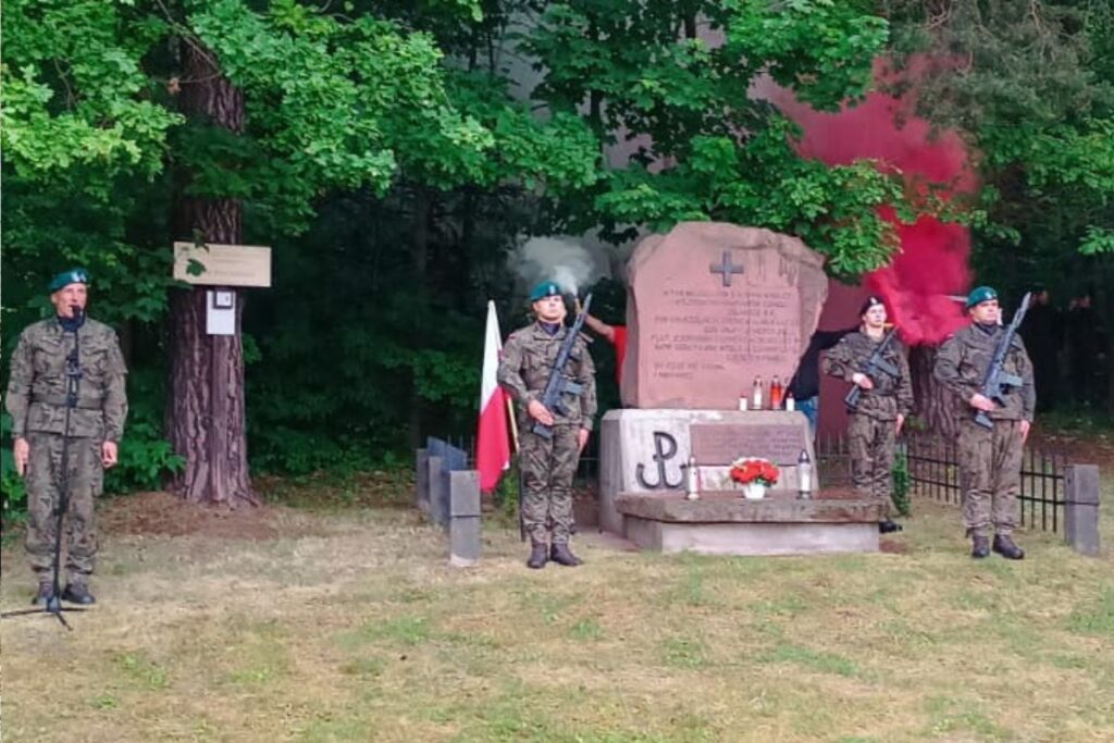 Mimo deszczu uczcili pamięć bohaterów
