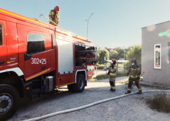 Pożar w centrum miasta. Być może przyczyną było zaprószenie ognia
