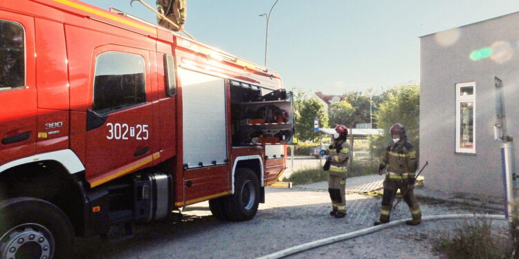 Pożar w centrum miasta. Być może przyczyną było zaprószenie ognia - Radio Kielce Pożar w centrum miasta. Być może przyczyną było zaprószenie ognia