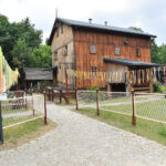 Weekend koło Tomaszowa Mazowieckiego. Te atrakcje turystyczne warto zobaczyć - Radio Kielce Skansen Rzeki Pilicy / Fot. Magdalena Galas-Klusek – Radio Kielce