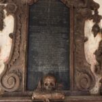 22.06.2026. Końskie. Kolegiata św. Mikołaja w Końskich. Epitafium Jana Małachowskiego - remont / Fot. Magdalena Galas-Klusek - Radio Kielce