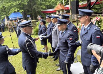 Siedmiu policjantów z Honorową Odznaką Zasługi imienia „Ponurego"