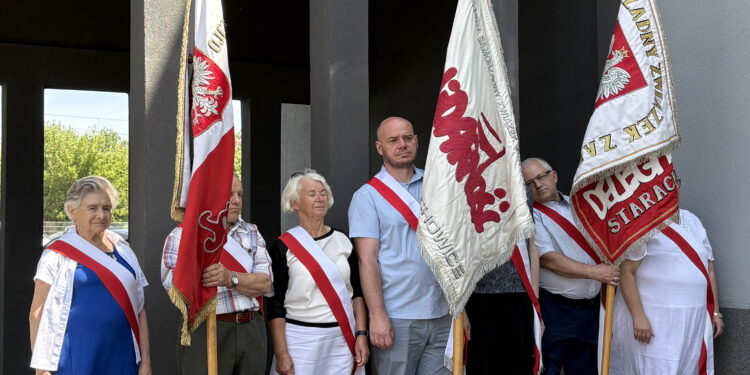 Starachowice upamiętniły strajkujących przed 50 laty - Radio Kielce Starachowice upamiętniły strajkujących przed 50 laty