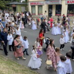 Biskup Nitkiewicz: spotkanie z Jezusem w Eucharystii dodaje otuchy w świecie pełnym niepokojów - Radio Kielce