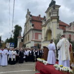Biskup Nitkiewicz: spotkanie z Jezusem w Eucharystii dodaje otuchy w świecie pełnym niepokojów - Radio Kielce