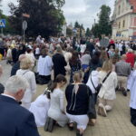 Biskup Nitkiewicz: spotkanie z Jezusem w Eucharystii dodaje otuchy w świecie pełnym niepokojów - Radio Kielce