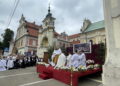 Biskup Nitkiewicz: spotkanie z Jezusem w Eucharystii dodaje otuchy w świecie pełnym niepokojów