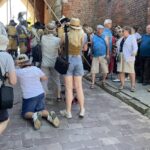 Było bardzo głośno i zaczepnie. Flisacy narozrabiali pod Bramą Opatowską