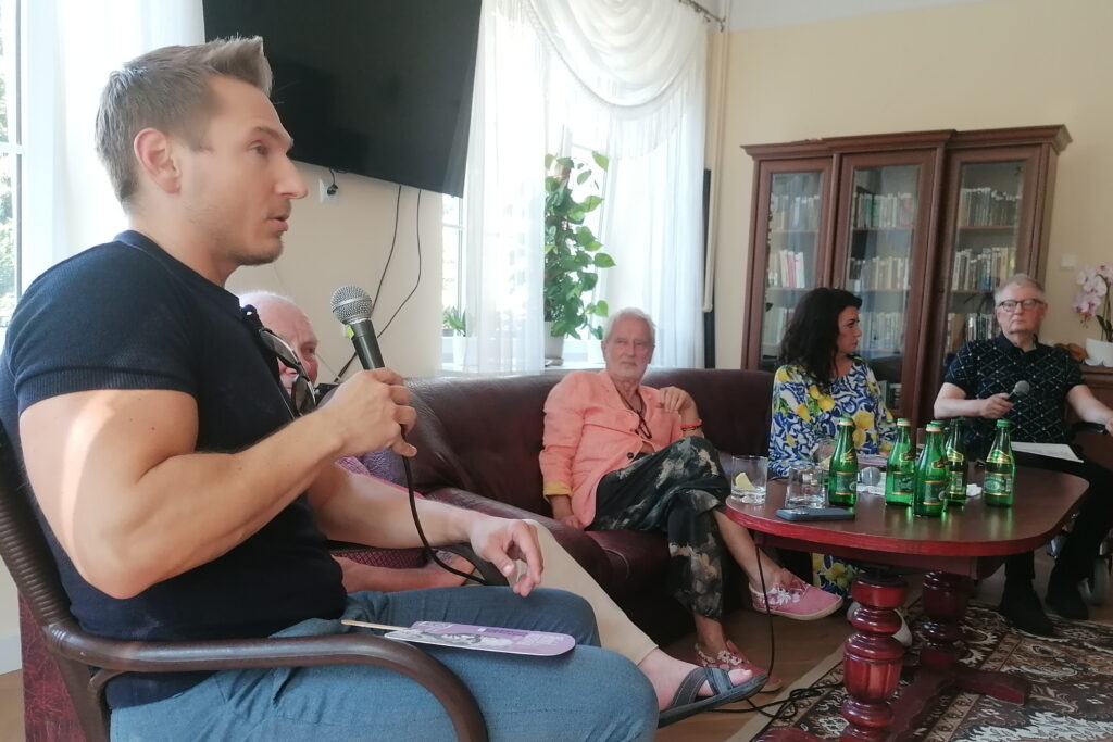 Opera, poezja i światowa moda w Kawiarence Festiwalowej