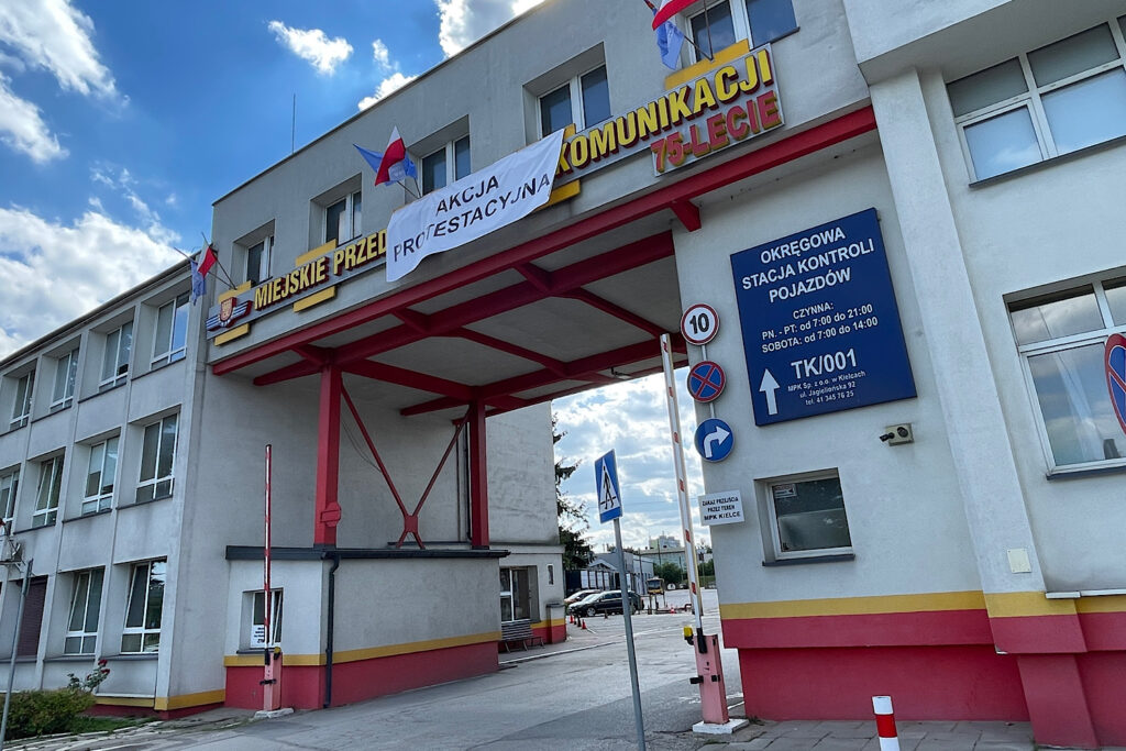 Protest MPK Kielce. Związkowcy obawiają się o miejsca pracy - Radio Kielce