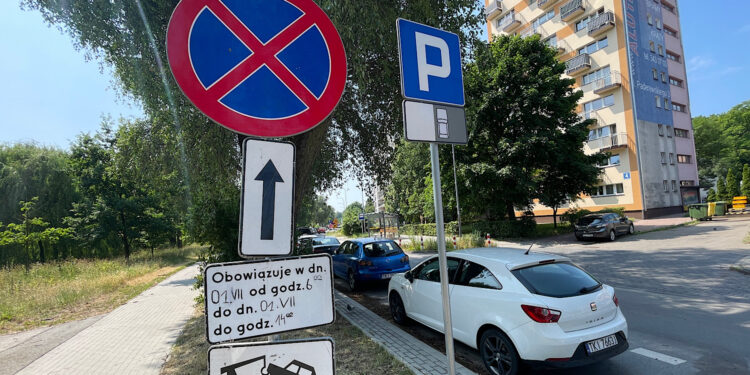 Sprzątanie kieleckiej ulicy. Uważaj gdzie parkujesz