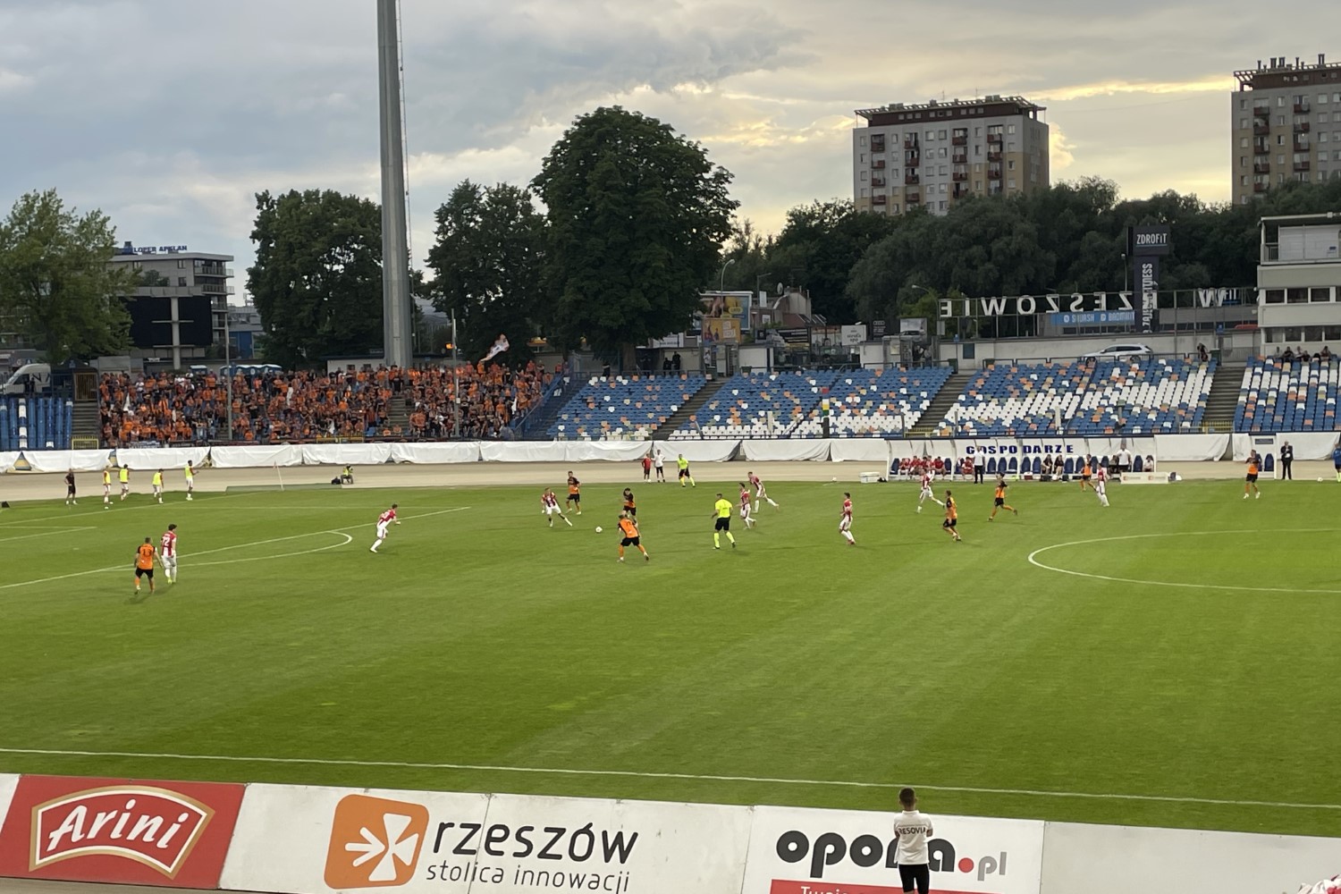 Resovia zdecydowanie lepsza od KSZO. Druga liga nie dla Ostrowca