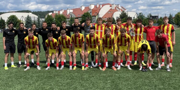 19.06.2026. Nowiny. Liga makroregionalna juniorów U-19 grupa D: Akademia Industria Korona Kielce - Igloopol Dębica / Fot. Kamil Król - Radio Kielce