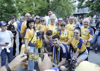 08.06.2026. Kielce. Pożegnanie Alexa i Daniela Dujszebajewów przez kibiców Industrii Kielce / Fot. Jarosław Kubalski - Radio Kielce