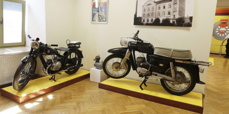 19.06.2026. Kielce. Muzeum Historii Kielc.Wystawa pt. „Historia kieleckiej motoryzacji. 90 lat Automobilklubu Kieleckiego" / Fot. Jarosław Kubalski - Radio Kielce