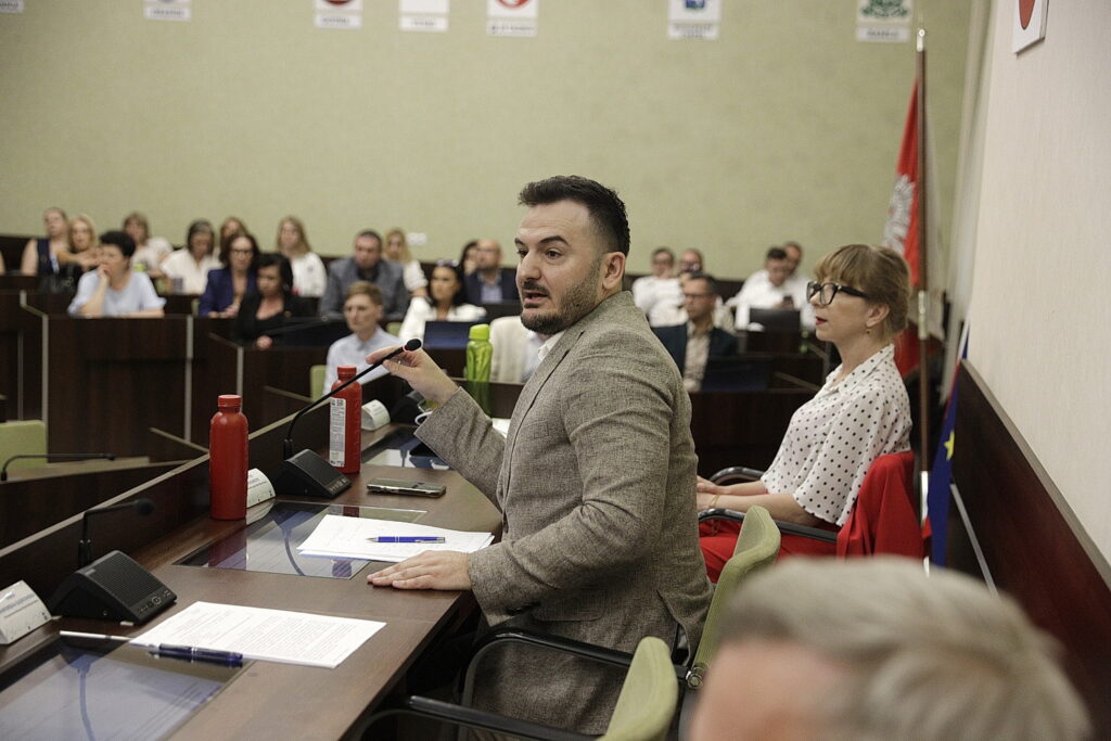 25.06.2026. Kielce. Sesja absolutoryjna Rady Miasta Kielce. Strajk pracowników i związkowców Miejskiego Przedsiębiorstwa Komunikacji w Kielcach / Fot. Jarosław Kubalski - Radio Kielce