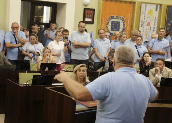 25.06.2026. Kielce. Sesja absolutoryjna Rady Miasta Kielce. Strajk pracowników i związkowców Miejskiego Przedsiębiorstwa Komunikacji w Kielcach / Fot. Jarosław Kubalski - Radio Kielce