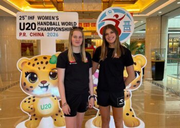 Na zdjęciu (od lewej): Nina Smelcerz i Julia Grzesista / Fot. Suzuki Korona Handball Kielce - Facebook