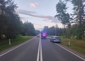 Wypadek z udziałem motocykla i roweru. Dwie osoby ranne