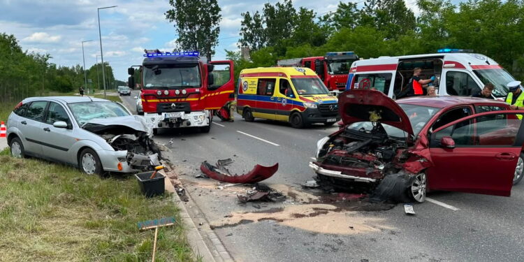 Dwaj mężczyźni ranni w wypadku - Radio Kielce Dwaj mężczyźni ranni w wypadku