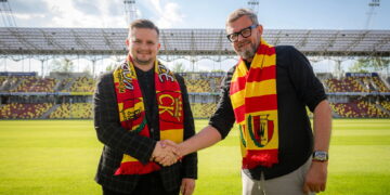 Pracował w Cracovii, Śląsku i Rakowie przyszedł do Korony