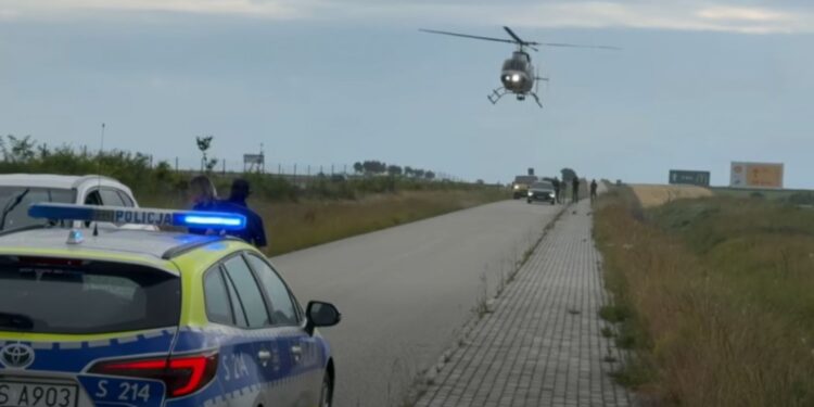 Poszukiwany były policjant, który zabił teścia i zranił teściową - Radio Kielce Poszukiwany były policjant, który zabił teścia i zranił teściową