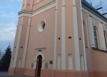 Skarżysko Kościelne. Kościół pw. Świętej Trójcy / Źródło: Facebook / parafia Świętej Trójcy w Skarżysku Kościelnym