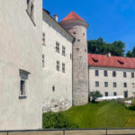 Wycieczka na weekend: Szlak Orlich Gniazd - Radio Kielce 8.07.2026. Szlak Orlich Gniazd. Zamek w Pieskowej Skale / Fot. Stanisław Blinstrub – Radio Kielce