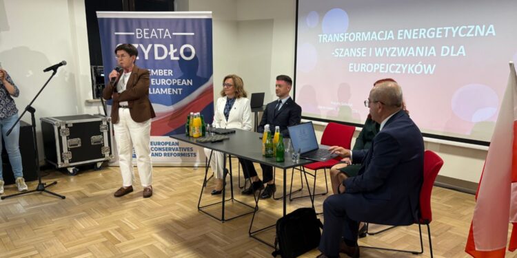 Trwają prace nad rewizją ETS-u - mówiła w Starachowicach Beata Szydło - Radio Kielce 10.07.2026. Starachowice. Spotkanie nt. programu ETS/ Fot. Anna Głąb - Radio Kielce