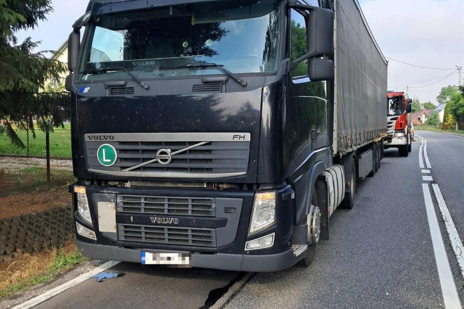 Wypadek w Piaskach. TIR wjechał w osobowe auto - Radio Kielce 14.07.2026. Piaski w powiecie jędrzejowskim. Droga krajowa nr 78. Wypadek / Fot. policja