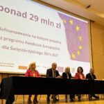 23.07.2026. Kielce. Przekazanie pieniędzy m.in. na termomodernizacje / Fot. Marcin Marszałek - Radio Kielce