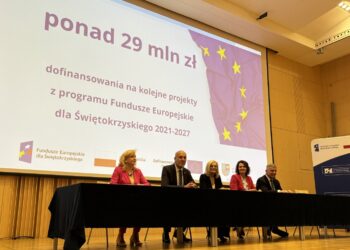 23.07.2026. Kielce. Przekazanie pieniędzy m.in. na termomodernizacje / Fot. Marcin Marszałek - Radio Kielce
