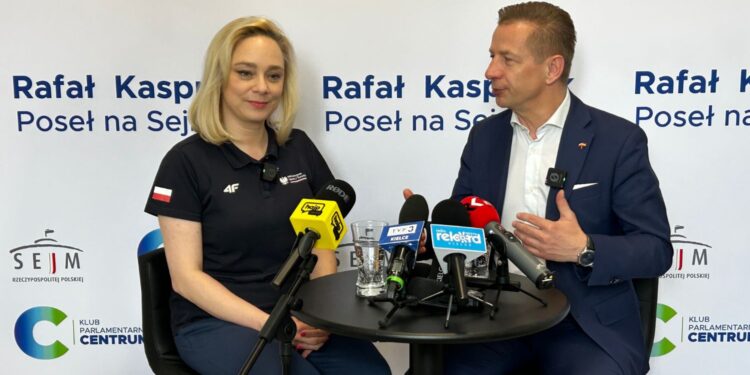 Aktywność fizyczna to klucz do zdrowia - Radio Kielce 20.07.2026. Kielce. Śniadanie prasowe posła Rafała Kasprzyka, którego gościem była Żaneta Cwalina-Śliwowska, Sekretarz Stanu w Ministerstwie Sportu i Turystyki / Fot. Daniel Czwartosz – Radio Kielce