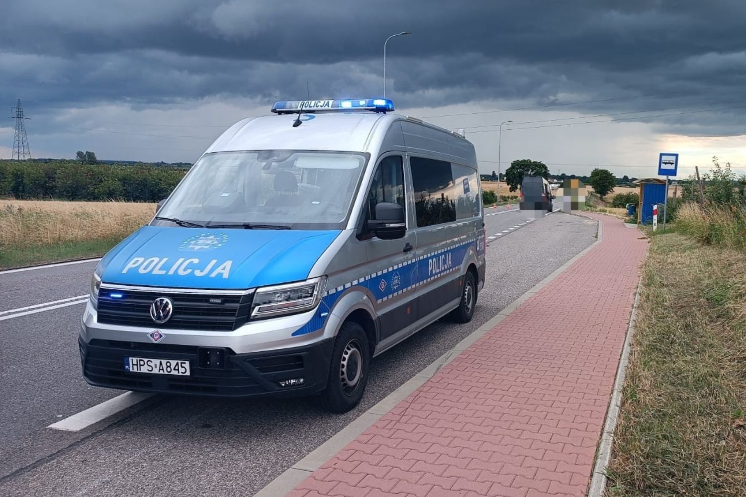 09.07.2026. DK9. Goźlice w powiecie sandomierskim. Zderzenie samochodu osobowego z busem / Fot. policja