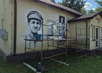 Bór Kunowski. Mural poświęcony gen. Tadeuszowi Piskorowi / Fot. Gmina Brody - Facebook