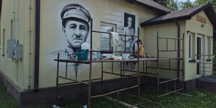 Piłsudczyk z Brodów zostanie upamiętniony - Radio Kielce Bór Kunowski. Mural poświęcony gen. Tadeuszowi Piskorowi / Fot. Gmina Brody - Facebook