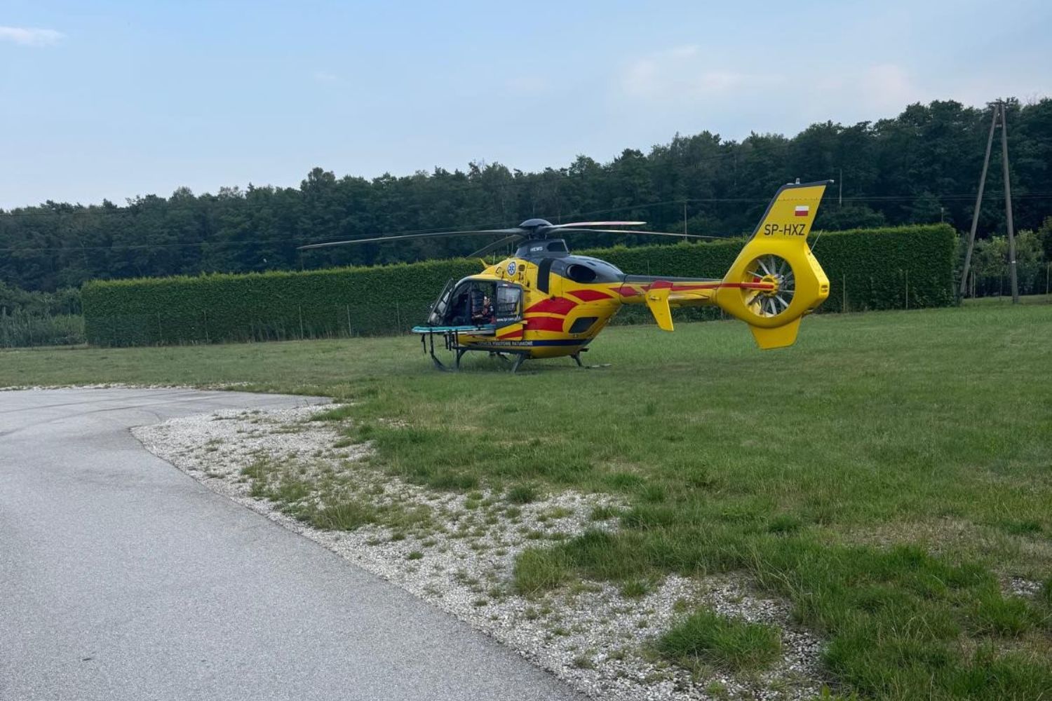 Wypadek w Kliszowie. Lądował śmigłowiec LPR - Radio Kielce 26.07.2026. Wypadek w Kliszowie, w powiecie pińczowskim / Fot. policja