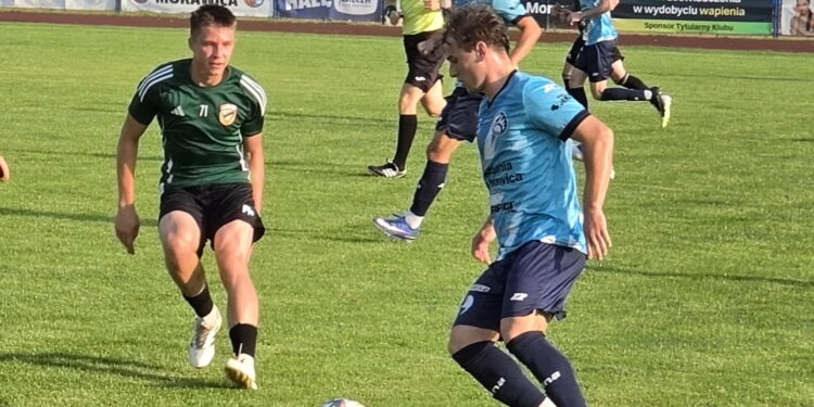 Remis w sparingu świętokrzyskich trzecioligowców - Radio Kielce Remis w sparingu świętokrzyskich trzecioligowców