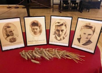 25.07.2026. Zamek Królewski w Sandomierzu. VIII Spotkanie „Pamięci Sandomierskich Kolumbów” / Fot. Grażyna Szlęzak-Wójcik - Radio Kielce