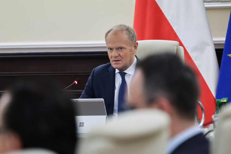 Premier: wyniki rozmów z MZ będą przedstawione w środę