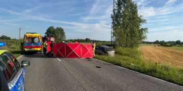 25.07.2026. Nowy Korczyn w powiecie buskim. W zderzeniu samochodu osobowego z motocyklem zginął kierowca jednośladu / Fot. policja